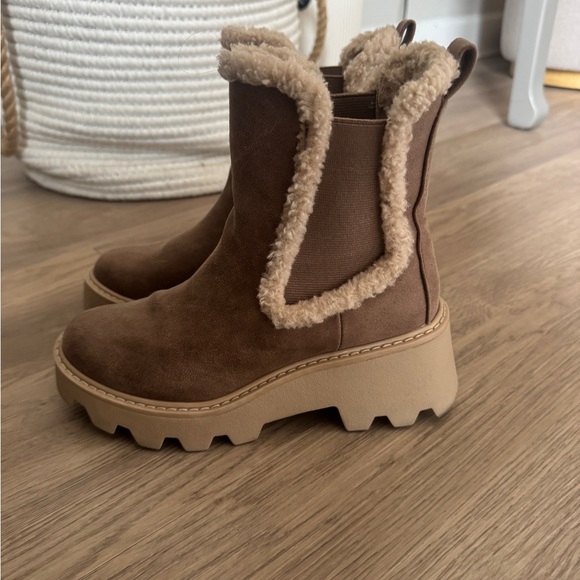 Dolce Vita Tan Suede Fur Lined Ankle Boots - Picture 4 of 6